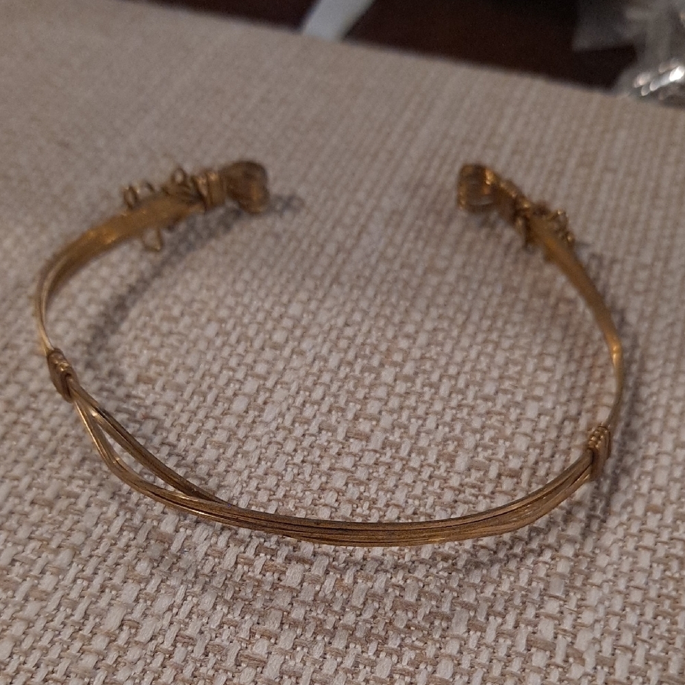Elegant Gold Women's Bracelet